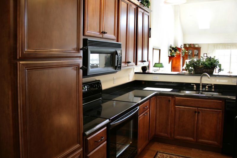 Oak Cabinet Remodeling in Austin, TX